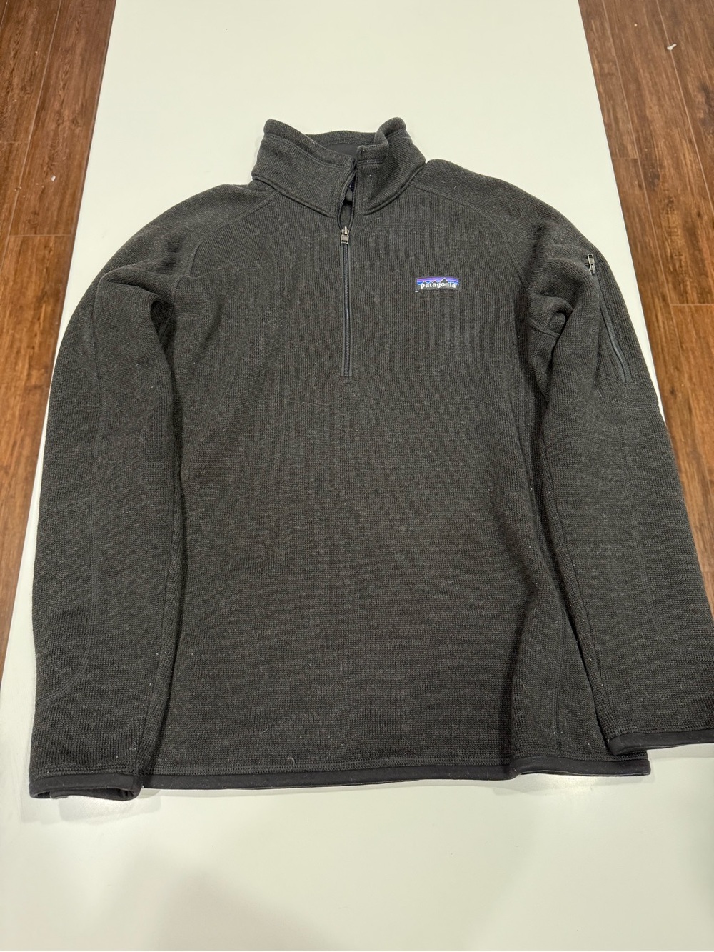 Patagonia Men's Charcoal Quarter-Zip Fleece Pullover-Medium